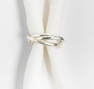 Rond de serviette en métal doré de qualité supérieure pour les mariages Vaisselle moderne durable et écologique avec couleur et taille personnalisables - Product Image 3