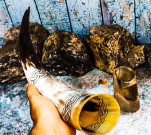 Copa de festival de cuerno vikingo tallada a mano, copa de cerveza nórdica de estilo animal para whisky, inspirada en la decoración temática vikinga - Product Image 6