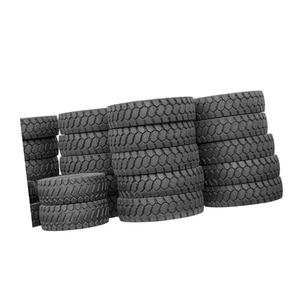 Neumático de camión usado 285 75R24.5 cuidadosamente seleccionado e inspeccionado para cumplir con los requisitos internacionales de seguridad y durabilidad - Product Image 1