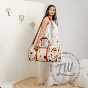 Vente en gros de sac polochon en cuir véritable à poils de vache avec logo personnalisé Bagage de voyage week-end et sac de voyage à main - Product Image 2