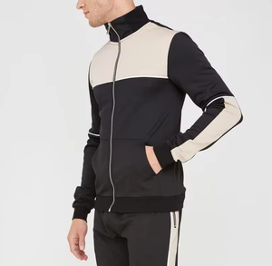 Manteau de sport en nylon avec logo de couleur unie personnalisé coupe-vent ample unisexe fabricant de tenues veste coupe-vent pour hommes en plein air - Product Image 5