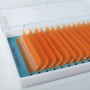 Extensiones de Pestañas Individuales de Color Naranja Neón Hechas a Mano por ELFA, Fáciles de Aplicar, Tira Completa, Fibra HY LON, Naturales y Suaves - Product Image 3