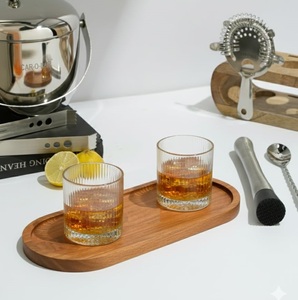 Plateau de service en bois de qualité supérieure, plateau de service naturel, décor empilable, plateau de service pour desserts, de la meilleure qualité disponible à la vente - Product Image 1