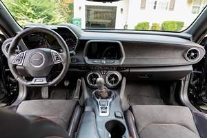 SUPER CLEAN 2020 Chevrolet Camaro ZL1 Berline Automatique V8 Atmosphérique Sans Rechange, Puissance Dynamométrique Vérifiée 830 ch, Cuir Foncé - Product Image 4