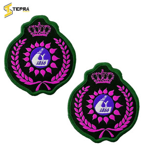 Ropa deportiva de gran tamaño de alta calidad con nuevo diseño personalizado, logotipo de PVC, parches bordados de tela para planchar para uso de sombreros - Product Image 5