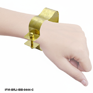 กำไลข้อมือทองเหลืองตีขึ้นรูปด้วยมือ ดีไซน์คลื่น ปรับขนาดได้ งานฝีมือประณีต เครื่องประดับโดดเด่น - Product Image 3