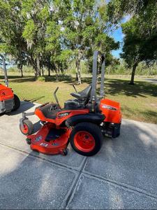 Compre una Podadora Autopropulsada Kubota G261HD en Excelentes Condiciones, Tractor Kubota con Recolector de Césped para Uso en Jardines, Compre en Excelentes Condiciones - Product Image 4