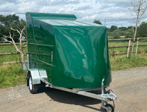 Remorque de sport de haute qualité 8 pieds x 5 pieds en GRP / fibre de verre avec rampe de chargement arrière en vert course britannique - Product Image 2