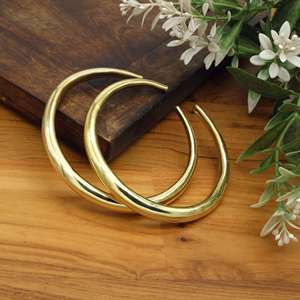 Tobillera Minimalista Dorada para Mujer, Brazalete Abierto Grueso, Joyería Bohemia para el Pie, Moderna y Elegante de Latón - Product Image 1
