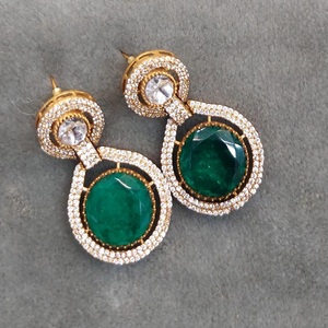 À la mode Zircon diamant petites boucles d'oreilles avec ton or à la mode femmes élégantes boucles d'oreilles vêtements de fête pour les fêtes - Product Image 1