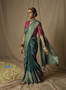 El último Sari de trabajo de hilo de seda suave de diseñador de Fab Zone - Product Image 2