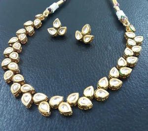 Ensemble collier et boucles d'oreilles en or plaqué Kundan tendance indien pour femmes et filles, accessoires - Product Image 1