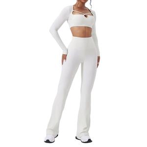 ชุดออกกำลังกายผู้หญิงแบบสปอร์ตบราและกางเกงโยคะ ผลิตตามสั่ง ODM ขายส่ง เป็นมิตรกับสิ่งแวดล้อม ผลิตจากวัสดุรีไซเคิล ระบายอากาศได้ดี ไร้รอยต่อ เอวยืดหยุ่น - Product Image 4