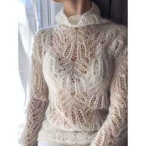 Pull à col roulé en maille ouverte pour femmes, grande taille, manches longues, avec broderie et fermeture éclair - Product Image 1