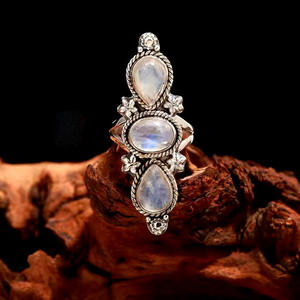 แหวนพลอยมูนสโตนสีสะดอย925เงินสเตอลิงดีไซน์โดดเด่นขายส่งจำนวนมาก - Product Image 5