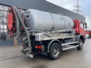 Camion-citerne d'occasion Mercedes-Benz Atego 1828 4x4 de 2003 pour l'aspiration et le nettoyage des boues d'assainissement municipal - Product Image 4