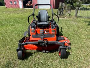 Tondeuse autoportée diesel Kubota ZD1211 abordable, à braquage zéro, usage commercial intensif, pour la coupe de l'herbe des pelouses et des terres agricoles et de jardin - Product Image 3