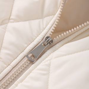 سترة نسائية قصيرة مبطنة متينة بياقة عالية مصنوعة من البوليستر للاستخدام اليومي في فصل الشتاء - Product Image 6