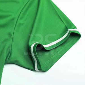 Camiseta de béisbol elegante con cuello y tela cómoda perfecta para entrenar camiseta de béisbol moderna - Product Image 3