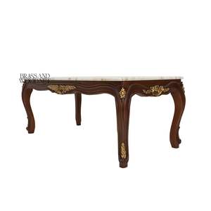 Elegante Mesa de Centro de Mármol con Detalles en Latón y Patas de Madera para una Decoración Clásica de Sala de Estar - Product Image 3