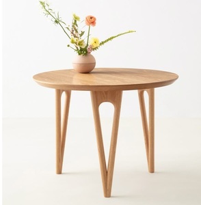 Table d'appoint en bois d'apparence design pour une atmosphère intérieure sophistiquée alliant tradition et finesse moderne - Product Image 5