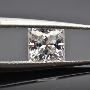 เพชรโมอิสเจียระไนแบบเจ้าหญิง6.5มม. หิน VVS1รูปตัว D ได้รับการรับรองคุณภาพอัญมณีวิบวับสำหรับเป็นเครื่องประดับ - Product Image 3