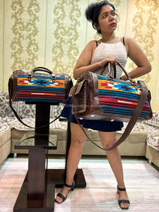 Nouveaux vrais sacs de sport en cuir usiné aztèque de Style Vintage faits à la main personnalisés grands sacs de voyage en cuir de laine tissés à la main occidentaux - Product Image 5