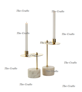 Ensemble de deux bougeoirs décoratifs en métal et marbre de tailles différentes pour la décoration intérieure - Product Image 1