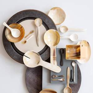 SHARK CRAFT BOL EN CORNE FAIT À LA MAIN SALADE Bol de service Fabricant en gros Nouveau design Bols à salade en corne de buffle finis à la main - Product Image 1