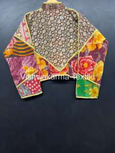 Chaqueta Corta Acolchada Reversible Estilo Kantha Vintage, Hecha a Mano, Ecológica, con Cuello Alto, para Mujer, de Algodón Puro, Tejida, con Botones al Frente - Product Image 5