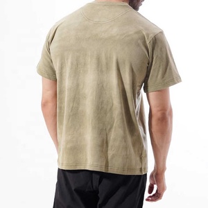 เสื้อยืดคอกลมแขนสั้นผู้ชาย สีเขียวมะกอก ผ้าฝ้าย ทรงปกติ สไตล์ลำลอง สีพื้น ผ้าเจอร์ซีย์ถัก ดีไซน์เรียบ - Product Image 2