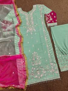 Dernière Designer Faux Georgette Broderie Séquence Travail Kurti Set par FabZone - Product Image 3