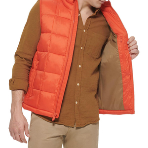 Gilet matelassé léger pour hommes chauds Logo et design personnalisables Vêtements d'extérieur décontractés chauds d'hiver avec style sans col - Product Image 6