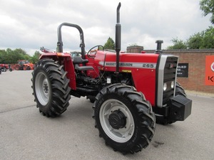 รถแทรกเตอร์มาตรฐาน Massey Ferguson 265 4WD สีทอง