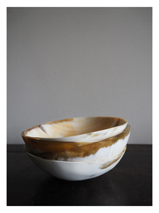 Bol de service à salade en corne de buffle d'eau véritable sculpté à la main en corne Design simple Décoration intérieure Agate en vente - Product Image 3