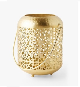 Porte-bougie en cuivre fait main, écologique et luxueux, design indien moderne, poignée en métal doré, taille moyenne, décoration d'intérieur - Product Image 1