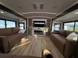 High Quality 2 To 6 Person Lightweight Modern <b>Caravan</b> Camper Trailer with Fridge for Truck Camping and Travel Ready For Export - Product Image 3