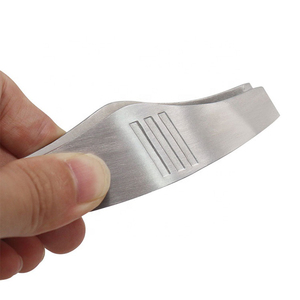 Precio de fábrica, Mini pinzas portátiles de acero inoxidable para huesos de pescado, pinzas de cocina, alicates de espina de pescado de Metal para negocios y hogar - Product Image 2