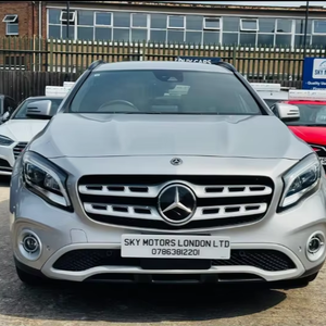 2017 Mercedes-GLA 1.6 GLA200 AMG Line Wagon Executive 5dr essence 7G-DCT automatique RWD direction à droite sièges arrière en cuir - Product Image 6