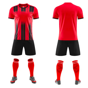 Vêtements de football rétro personnalisés pour hommes et enfants Ensemble de maillots de club d'uniformes de football personnalisables - Product Image 2