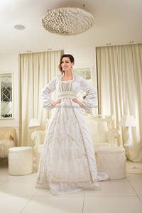 Saudi Arabia High Quality Fabric <b>White</b> <b>Kaftan</b> With Embroidery, Lace and Beads Work Most Popular in Middle East Wedding Wear - Product Image 1