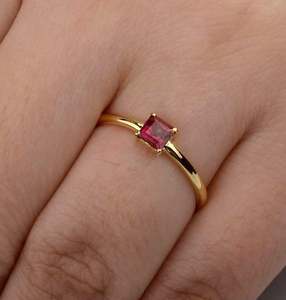 Anillo de Compromiso Solitario de Oro Puro de 14K con Rubí Natural Certificado por IGI, Anillo de Regalo Elegante con Piedra de Nacimiento de Julio para Mujer - Product Image 5