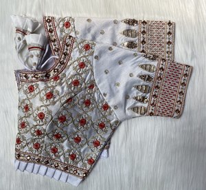 Blusa de Sari indio Top Listo para usar Diseñador Blusa bordada artesanal tradicional con diseño trasero para sari y Lehenga - Product Image 1