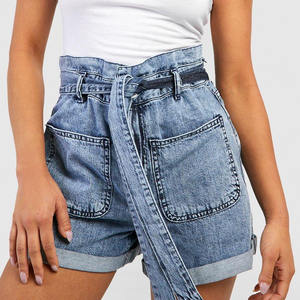 Short en jean bleu lavé à l'acide pour femmes avec de grandes poches avant et des sangles comme ceinture Design respirant - Product Image 4