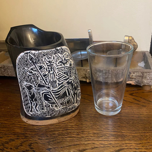 Auténtica Taza Vikinga Ecológica de Cuerno de Búfalo Hecha a Mano, Grado Alimenticio, Estilo Medieval, Religiosa, Feng Shui, Taza de Cerveza con Diseño Animal - Product Image 1