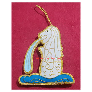 La plus belle broderie Zari de haute qualité faite à la main couleur blanche forme aléatoire ornement de Noël suspendu pour les décorations d'arbre - Product Image 1