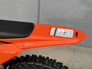 PRÊT À LA COURSE POUR LE VÉLO DE CROSS-COUNTRY KTM 250.XC 2026 À 6 VITESSES 100 % AUTHENTIQUE - Product Image 4