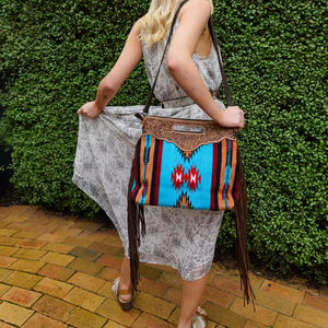 Sac à Bandoulière en Laine Bohème Style Aztèque Occidental avec Franges Décoratives et Bandoulière en Cuir - Product Image 2