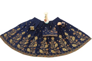 Conjunto de Lehenga Choli de Seda Azul Marino para Niñas, Completamente Cosido, Largo hasta el Suelo, con Bordado, de Shoryam Fashion |   Ropa Étnica para Fiestas y Bodas - Product Image 3