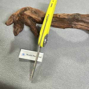 Coltello Pieghevole da Soccorso ad Alta Visibilità con Lama a Doppio Taglio, Ampio Foro per il Pollice, Manico Giallo, Coltello Multiuso per Esterni - Product Image 4
